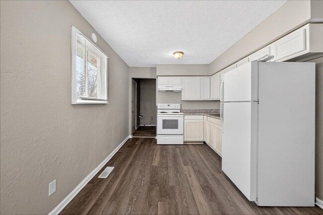 Photo - 3319 N Hawthorne Ln