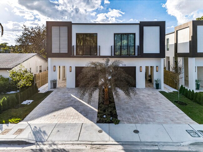 Photo - 1121 NE 17th Ave