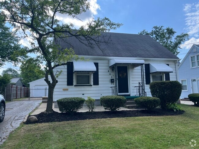 Building Photo - 174 S Edgehill Ave Rental