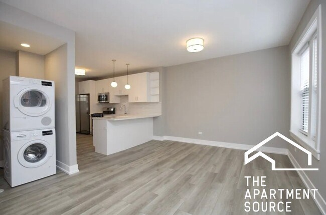 Photo - 3933 N Janssen Ave Unidad S2
