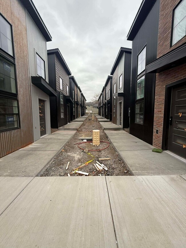 Photo - Steel Hollow Cottage Community