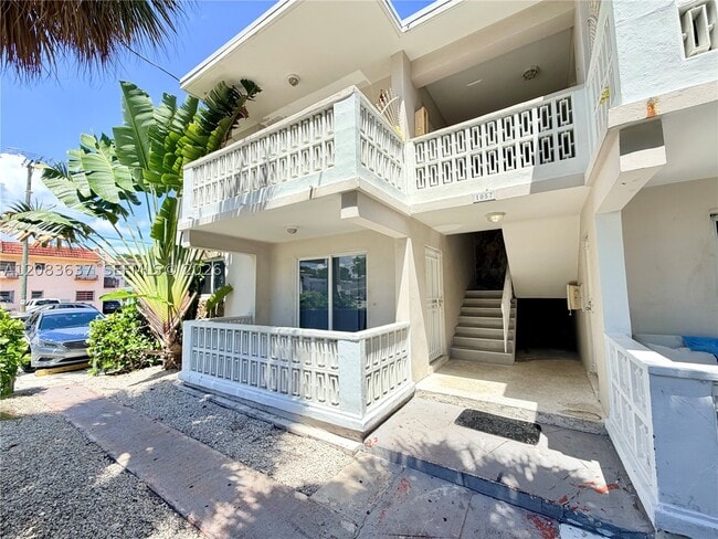 Building Photo - 1057 SW 7th St Unit 1
