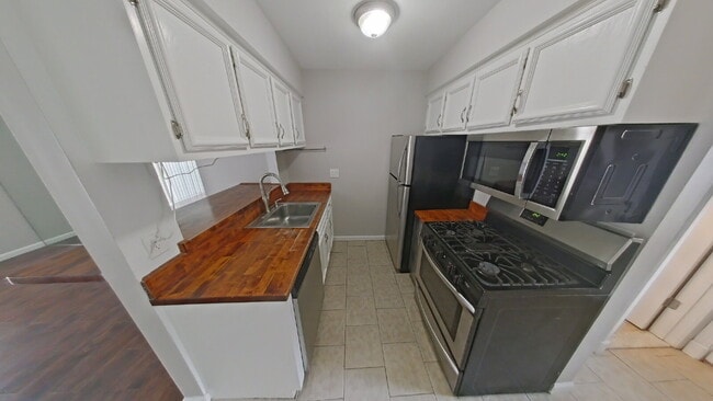 Photo - 8445 Hickory Dr