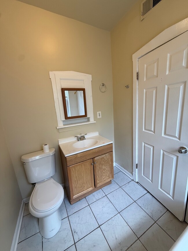 Photo - 715 W 57th St Unidad 3
