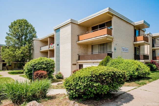 Building Photo - 12550 Fairview Ave Unit 2-2M