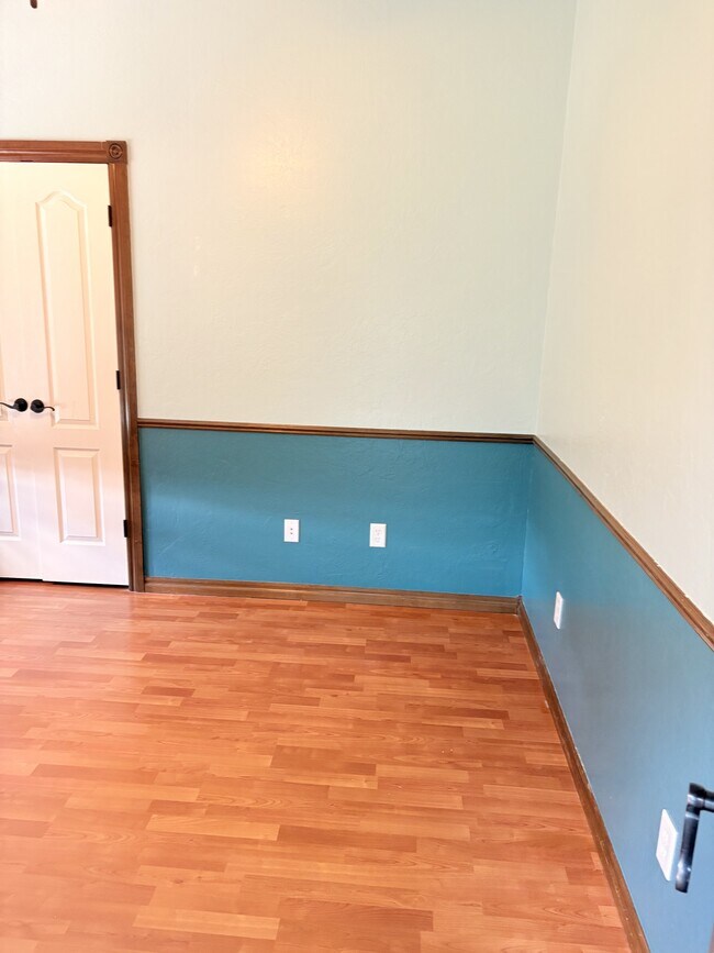 Photo - 1209 Alma Dr