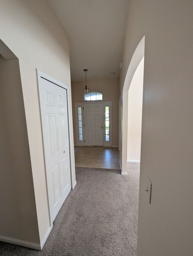 Photo - Great 4 Bedroom 2 Bath home in Heritage Park