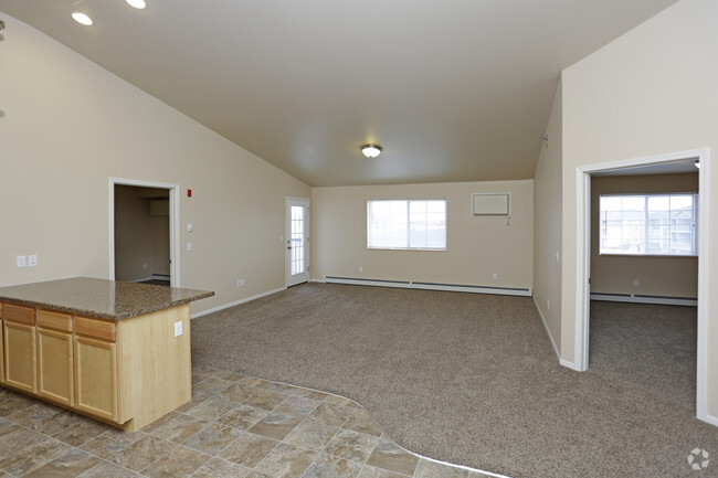 2BR, 1BA - 1,115 SF - Shadow Ridge Apartments