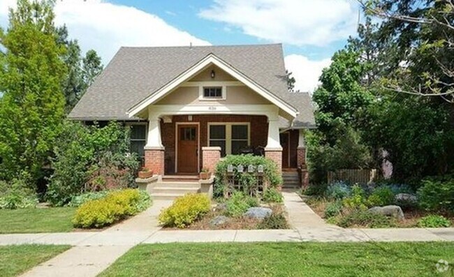 Building Photo - Garden Level One Bedroom In 4-Plex Home Cl...