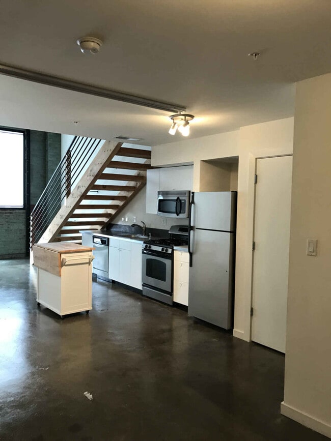 The Deluxe Apartments