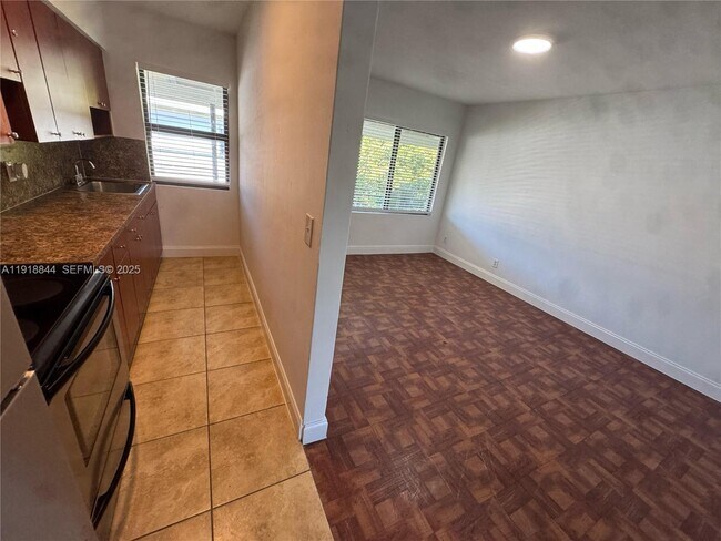 Photo - 505 NE 82nd St Unit 10