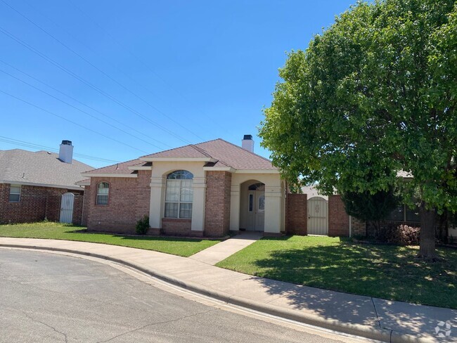 Building Photo - Garden Home in CISD