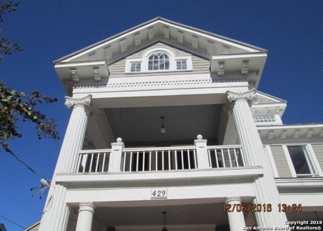 Photo - 429 W Mistletoe Ave