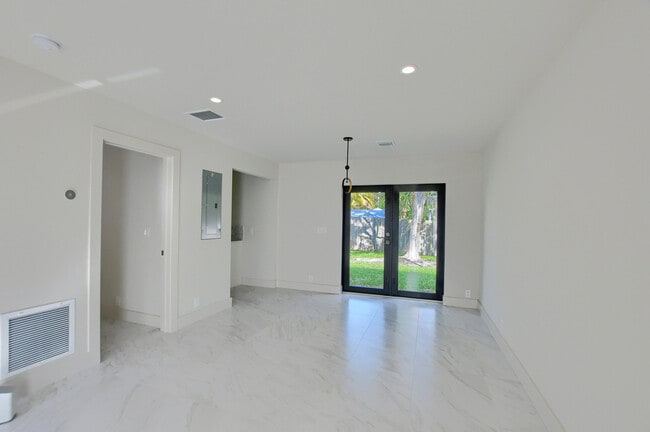 Photo - 2503 Oceanview Ave