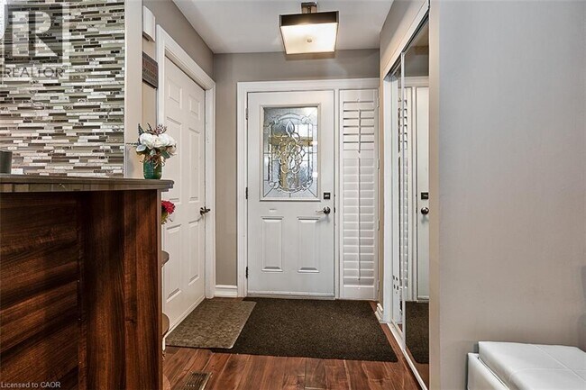 Photo - 180 Highland Rd W