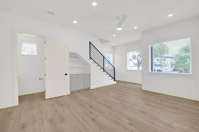 Photo - 7208 Providence Ave