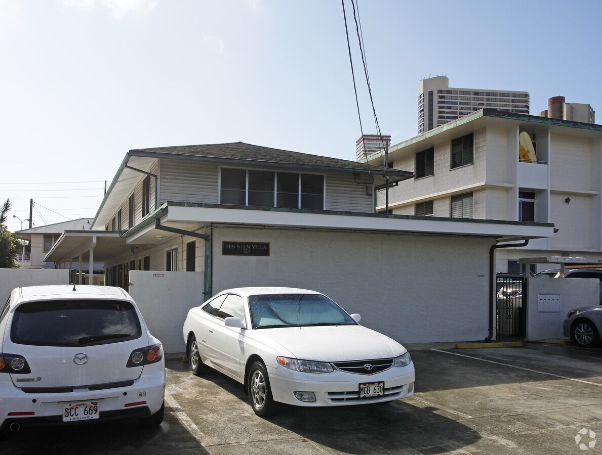 Photo - 723 Hausten St Apartments
