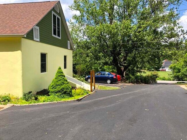 Photo - Four Bedroom House just outside Blacksburg
