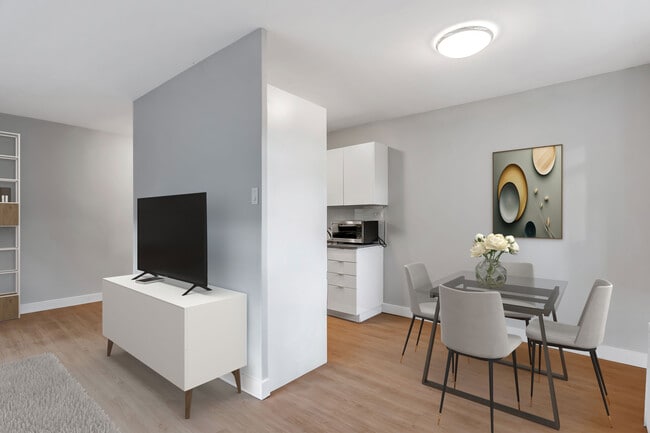 Photo - Roselawn Manor