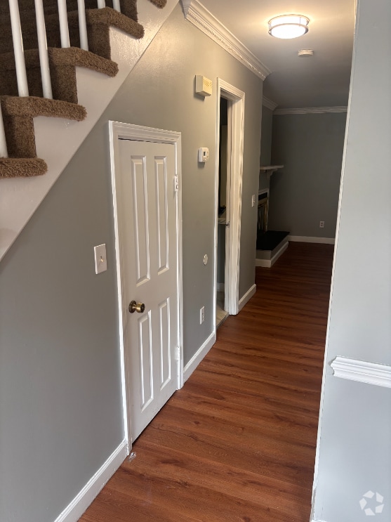 Building Photo - Two bed townhome