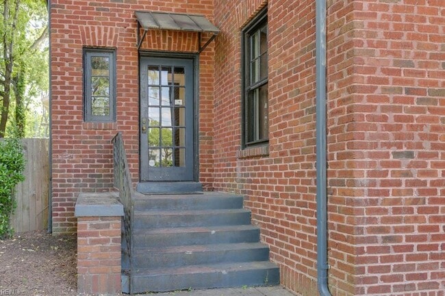Photo - 1700 Claremont Ave
