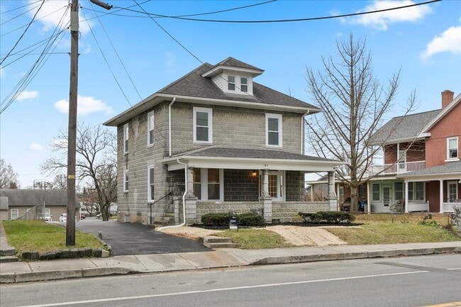 Photo - 584 W Main St