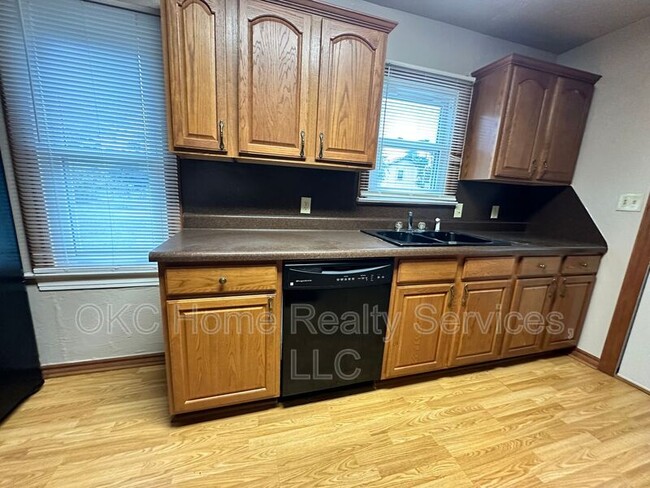 Photo - 1216 NE 42nd St