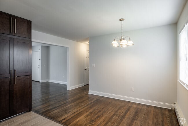 2BR, 1BA - 1,057SF - Dining Area
