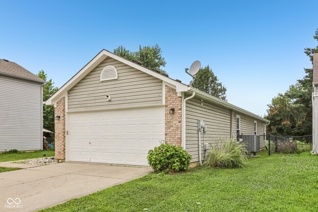 Photo - 4704 Whitview Ln