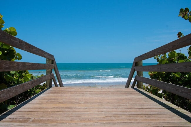 Photo - 650 Island Club Dr Unit FL2-ID1044347P