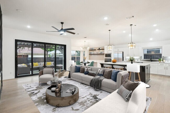 Photo - 3005 Hartford Ct