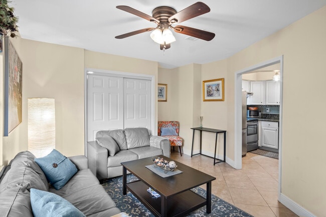 Photo - 803 NE 2nd Ave