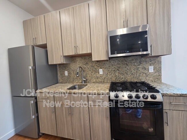 Building Photo - 9 Sixth Street Unit U-4