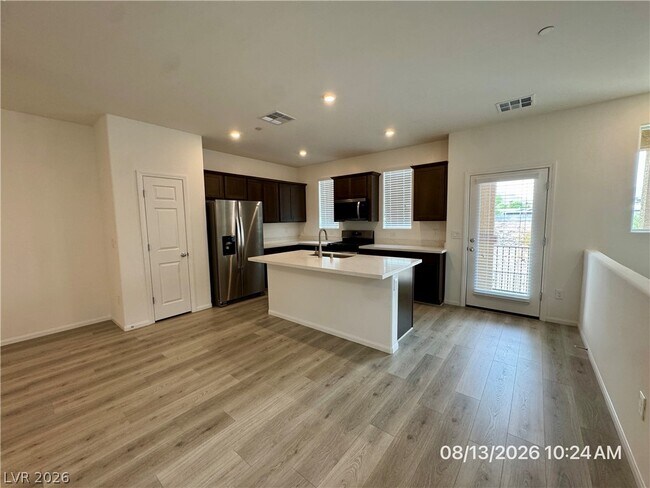 Photo - 630 Bellus Pl