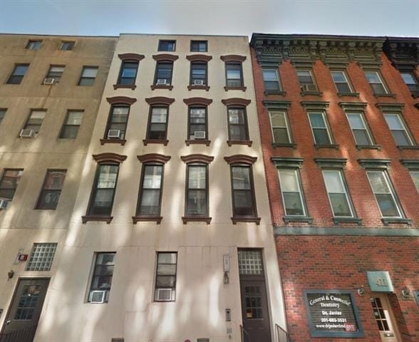 Building Photo - 409 1st St Unit 2