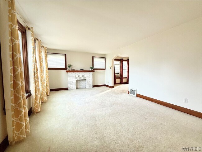 Photo - 245 Hamilton Dr