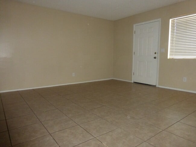 Photo - 700 W University Dr