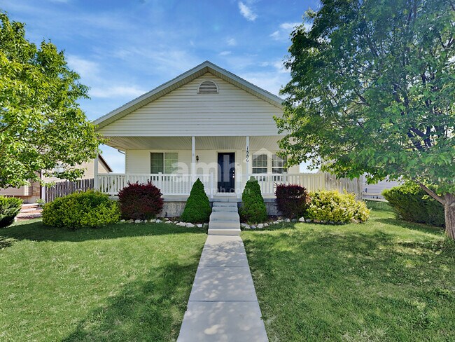 Photo - 1886 Juniper Dr House