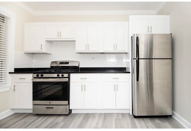 Photo - 837.5 W Cornelia Ave Unit 3S