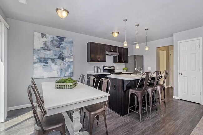 Photo - Wonderful Newer Condo for Lease