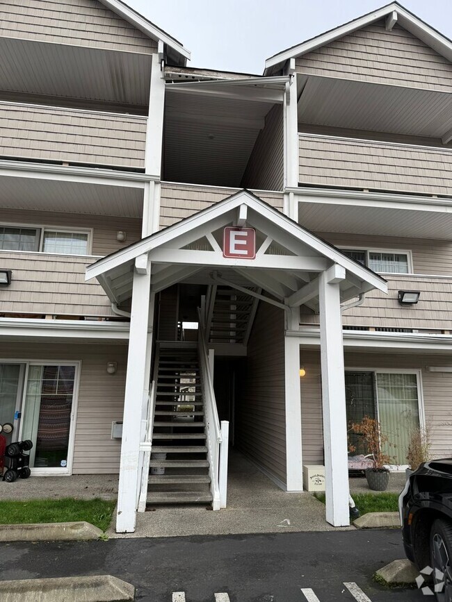 Building Photo - Move-In Ready! Renovated Modern 2BD/1BTH E... Unit E203 Rental