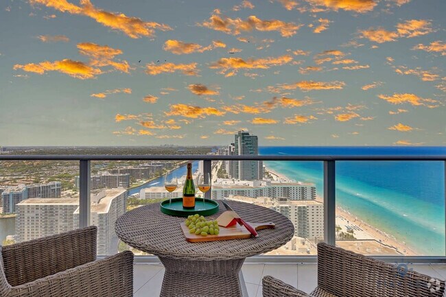 Building Photo - 4111 S Ocean Dr Unit ID1227415P Rental