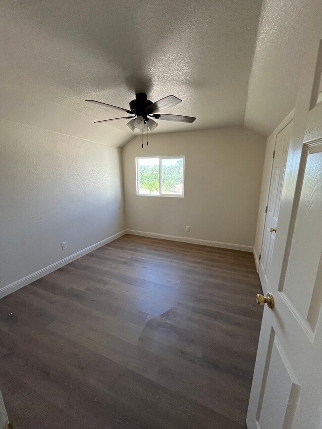 Photo - 26512 Avenue 8