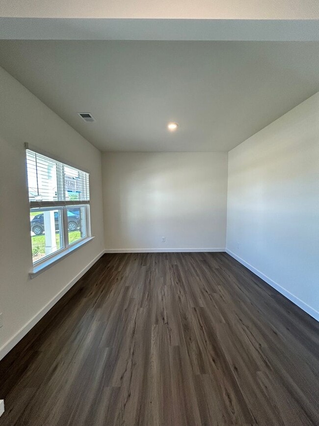 Photo - New Construction! 5 bedrooms, 3.5 baths, bonus room, plenty of storage, 2 car garage!