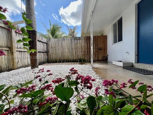 Photo - 590 NW 40th St Unit 3