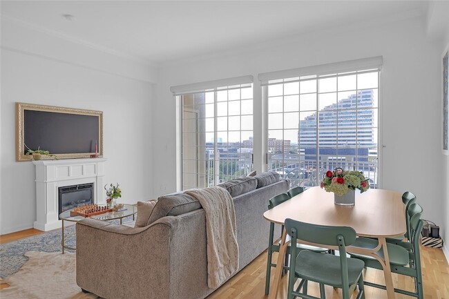 Photo - 3225 Turtle Creek Blvd Blvd Unit 1042