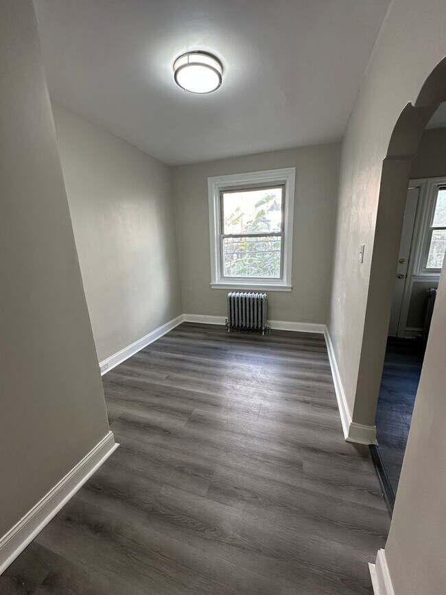 Photo - Newly Renovated 3 Bed/1 Bath Rowhome
