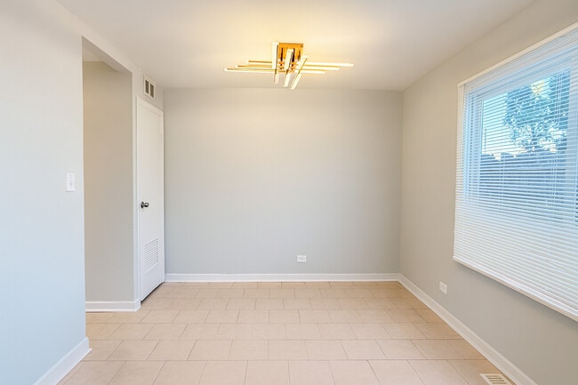 Photo - 1272 Court E