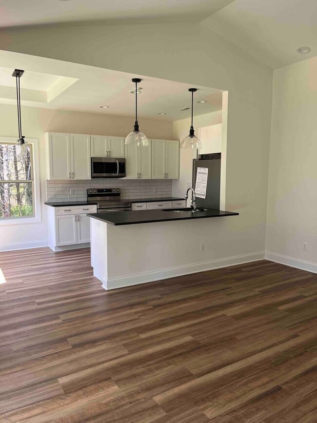 Photo - Loudon 37774 - Charming 2 bedroom, 2 bath home with a 2-car garage - Contact Susan Niedergeses (8...