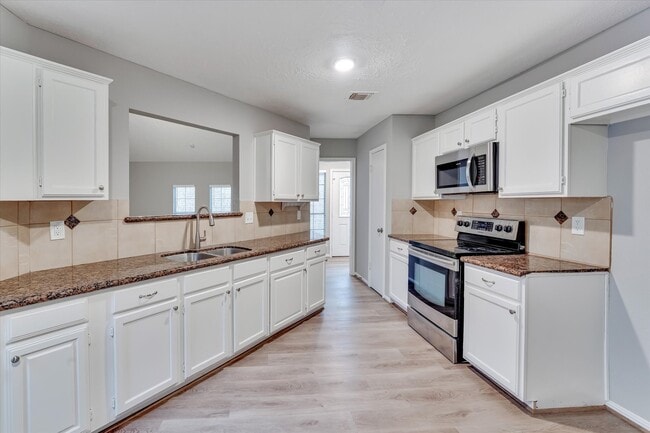 Photo - 9407 Stockwell St